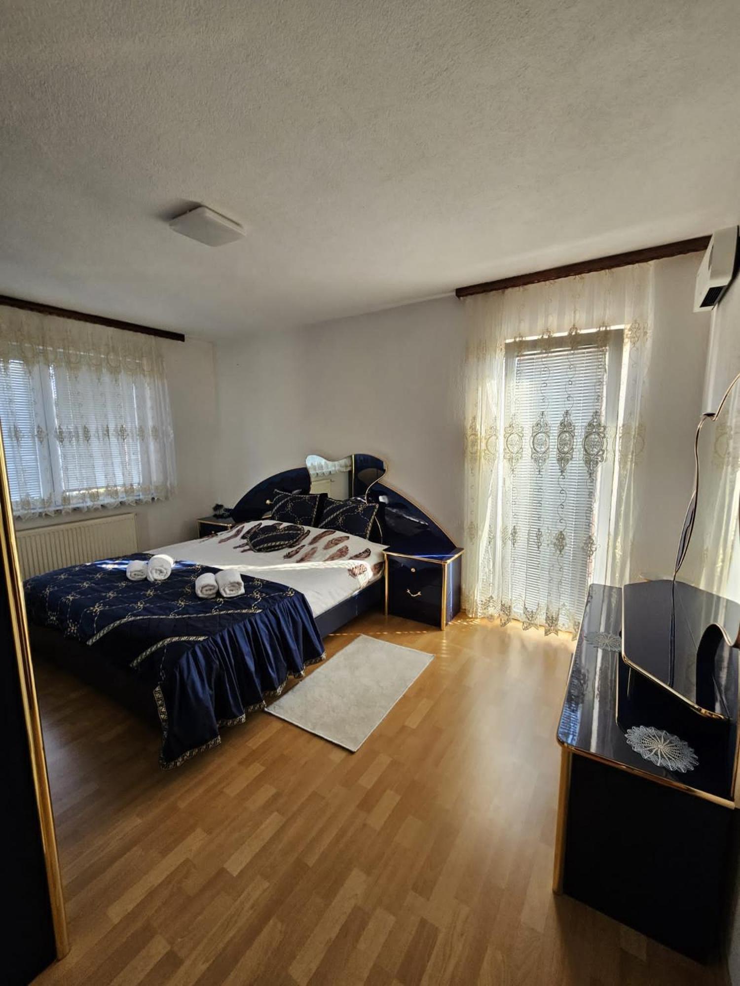 Holiday Home Peaceful Retreat Visoko Kültér fotó